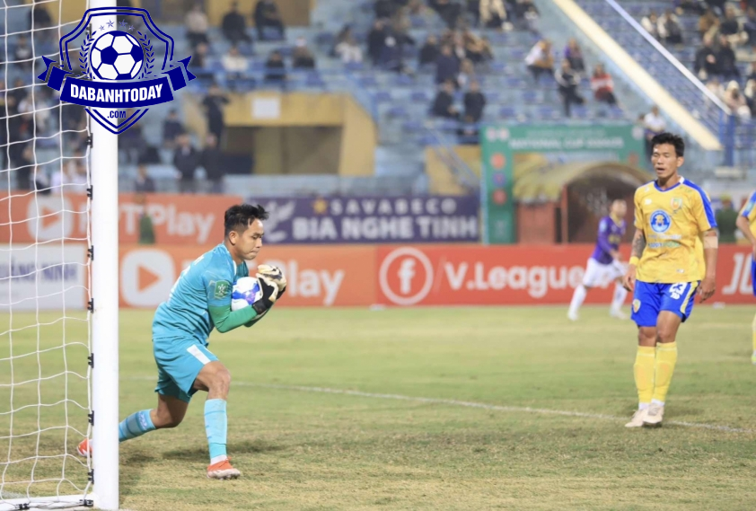 Thủ môn Đồng Tháp tiết lộ đội nhà chưa hề tập đá penalty trước trận gặp Hà Nội FC