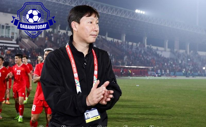 HLV Kim Sang Sik gọi 3 cầu thủ đầu tiên lên tuyển sau AFF Cup